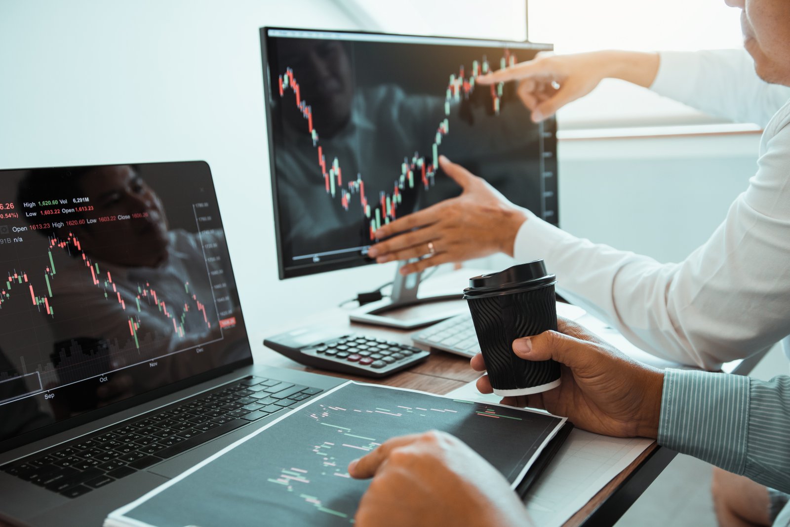 Prognozowanie zmian rynkowych z użyciem analizy technicznej 8 trading4