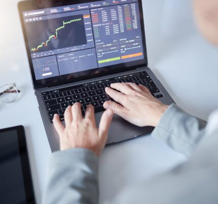 Jak inwestować w czasie niepewności politycznej? Przewodnik dla inwestorów 6 inwestowanie online