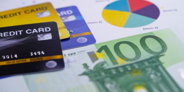Karta paliwowa przy małym przebiegu – jak obliczyć, czy oszczędności pokrywają koszty?